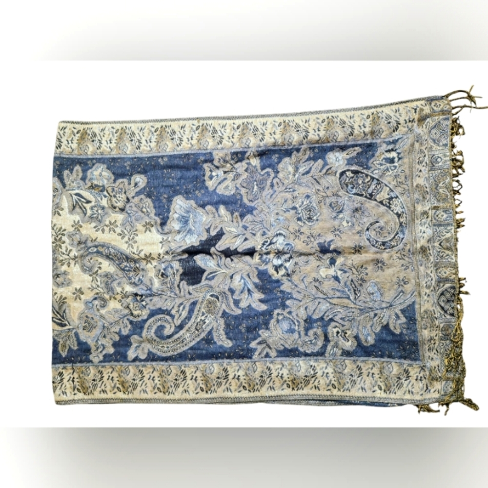 ELEGANT Extra Long Shawl Scarf - Picture 3 of 5